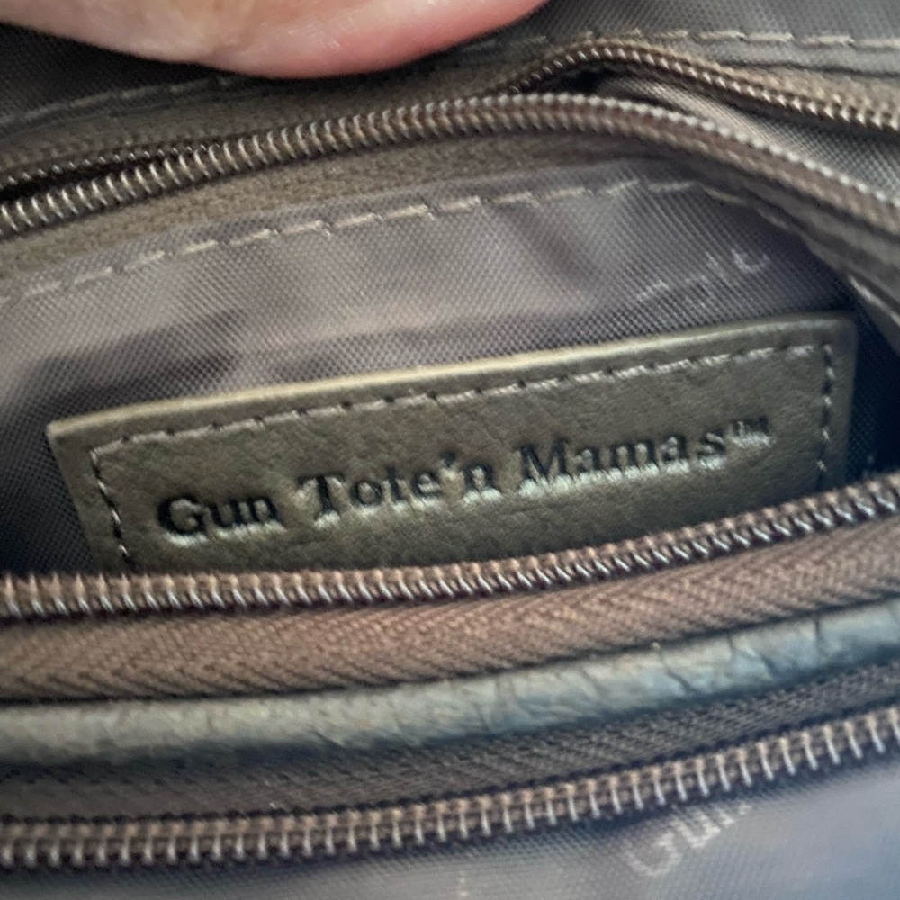 GUN TOTE’N MAMA PURSE LIKE NEW - Picture 2 of 8